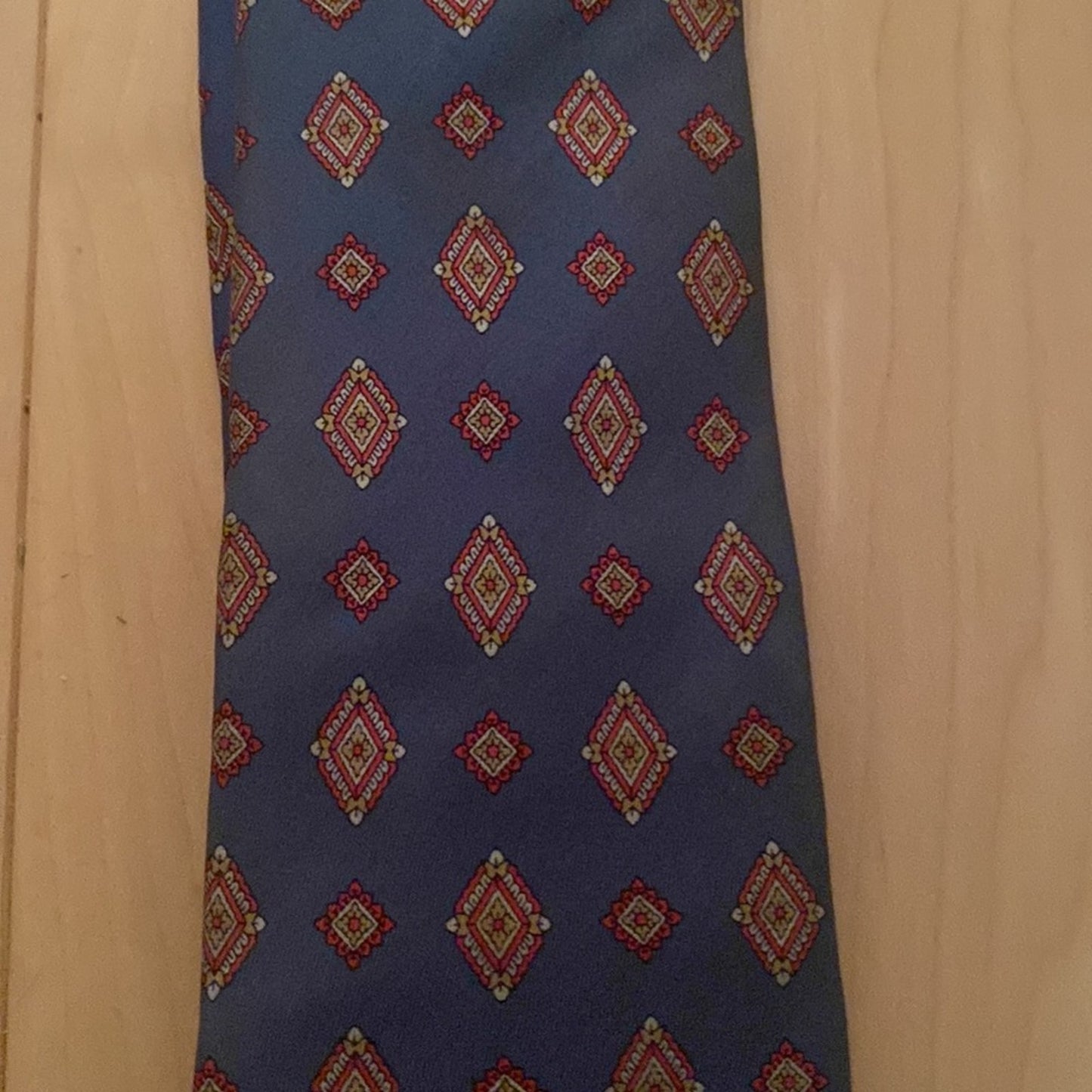 Men’s Yves Saint Laurent silk tie