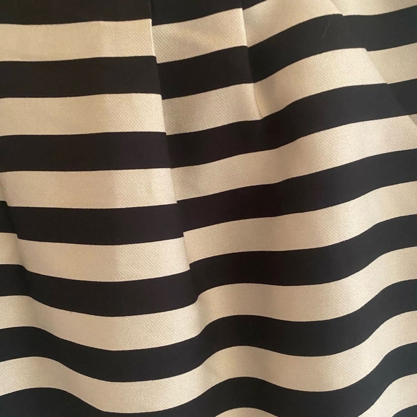 Banana Republic black and white striped pencil skirt size 6