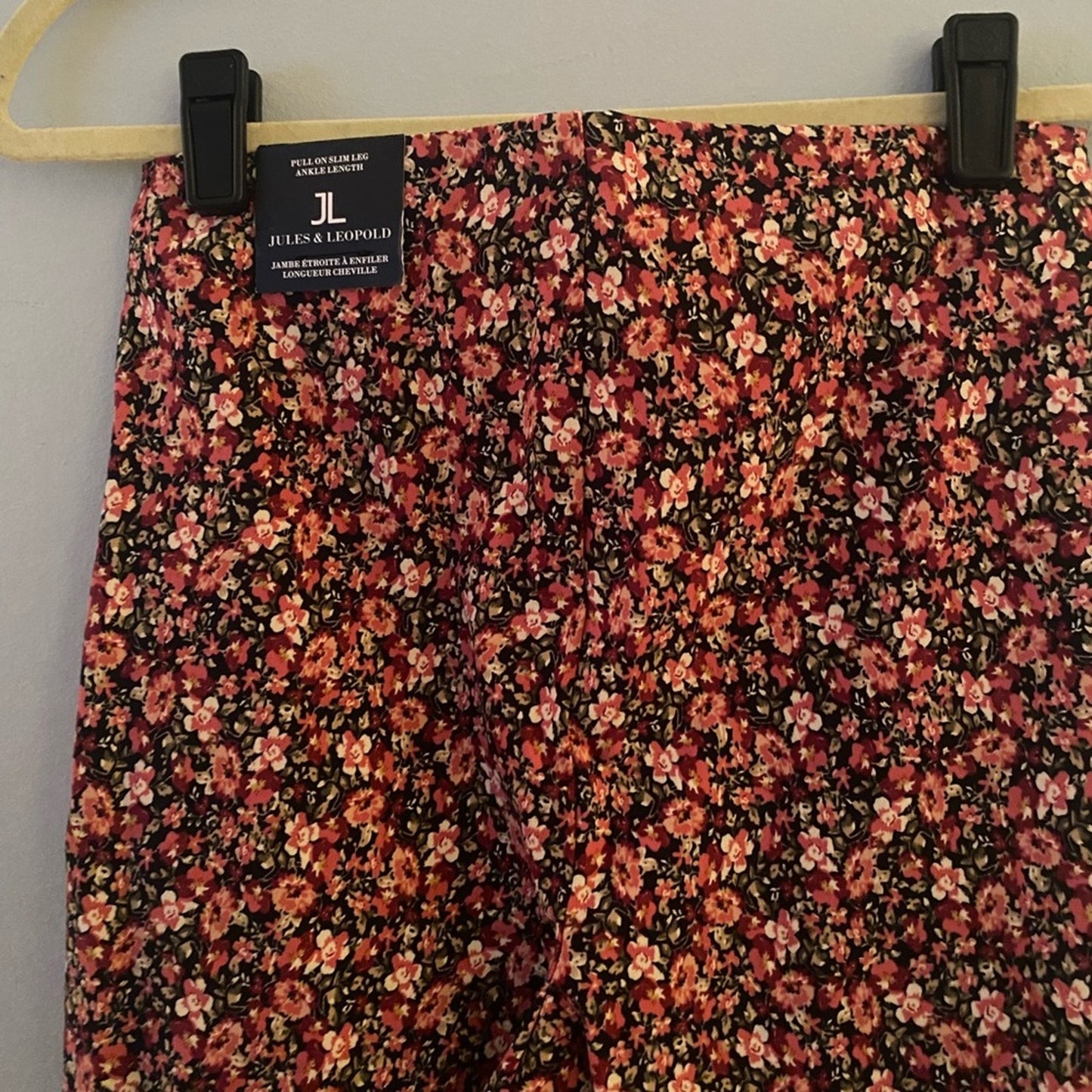 NWT Jules and Leopoldo Floral Pants Size S