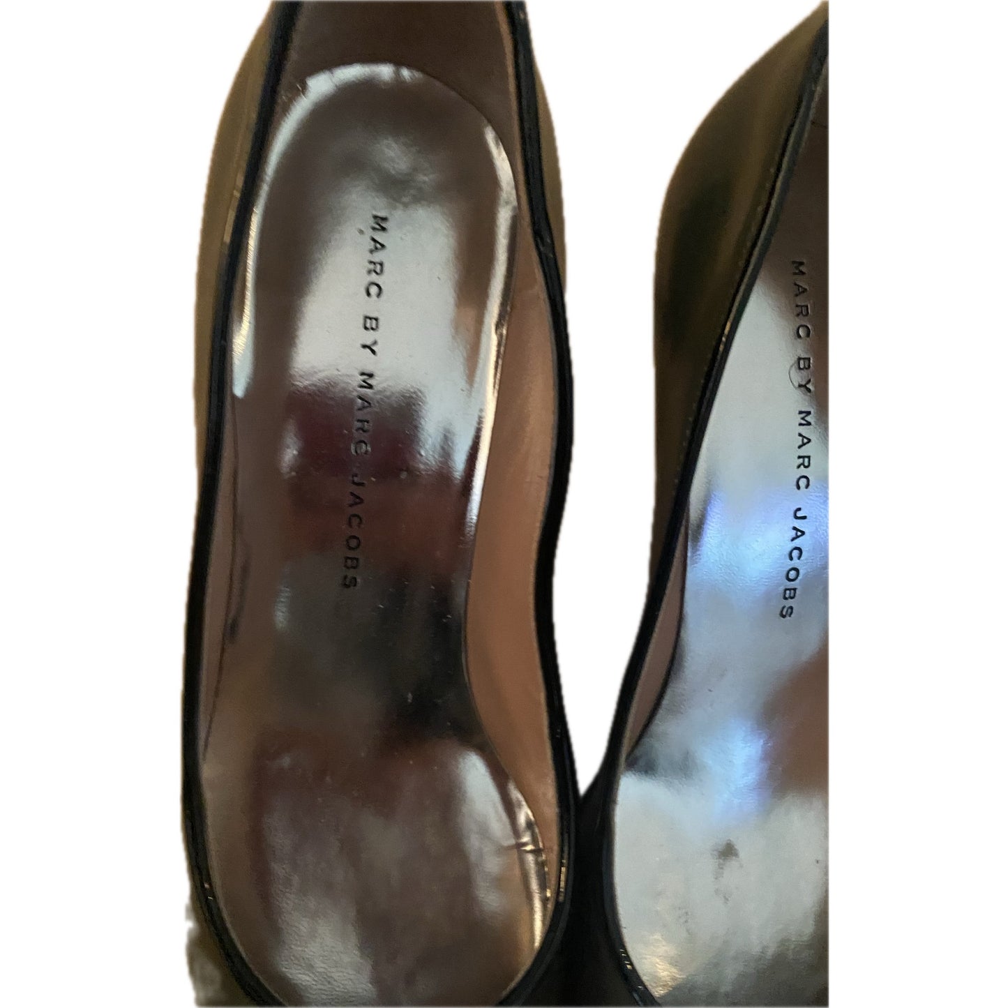 Marc by Marc Jacobs Gray Heels Size 37