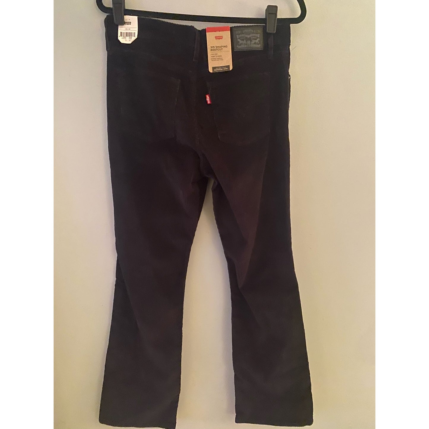 NWT Levi’s 315 Shaping Bootcut Black Corduroy Pants Size 31 x 30