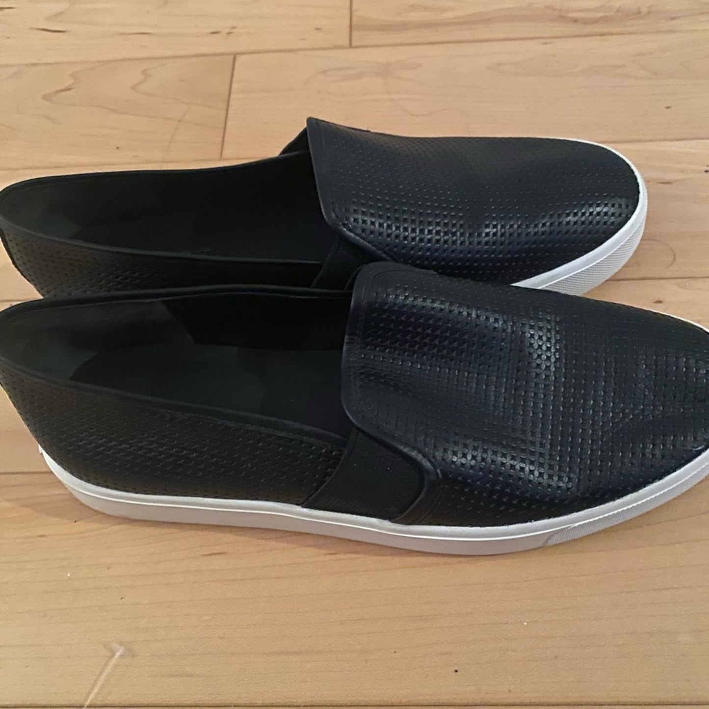 Vince Blair Slip On Sneakers Size 6.5