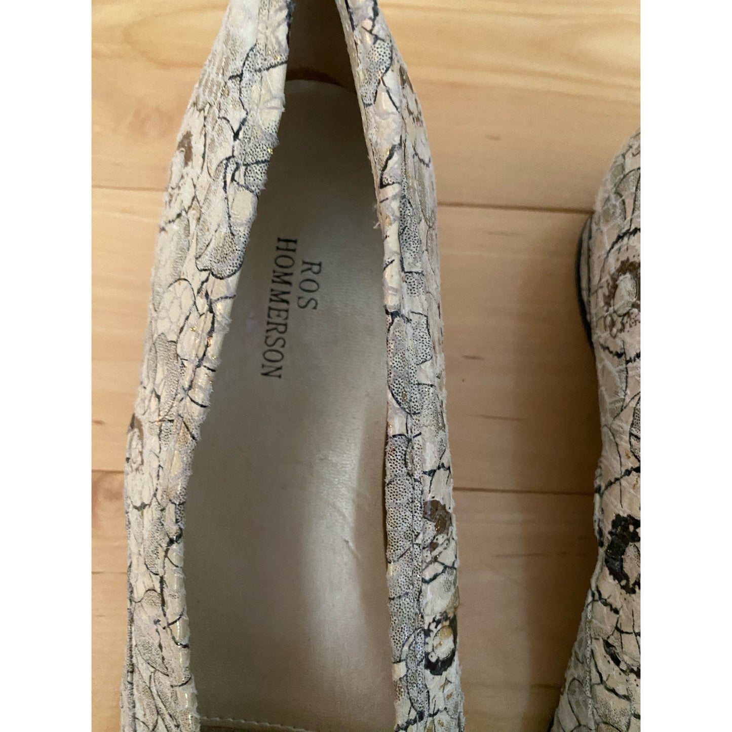 Ros Hommerson Maggie Gray Floral Flats 8.5