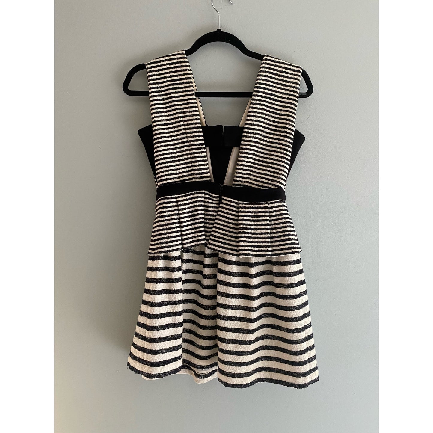 BCBG MAXAZRIA Piper V-Neck Striped Peplum Dress Size 2