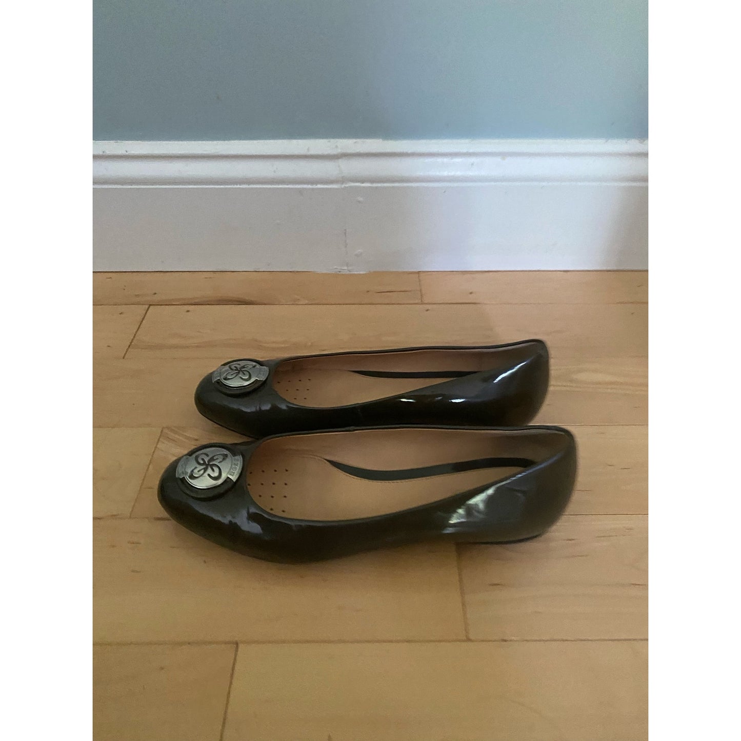 Geox Olive Green Patent Leather Ballet Flats Size 39