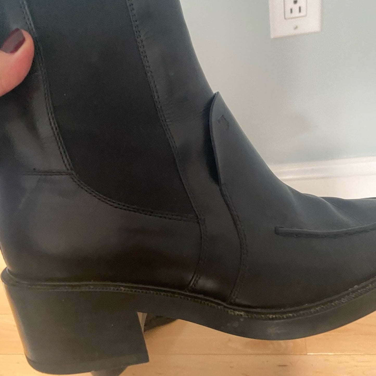 Tod’s Chelsea Boots Size 38