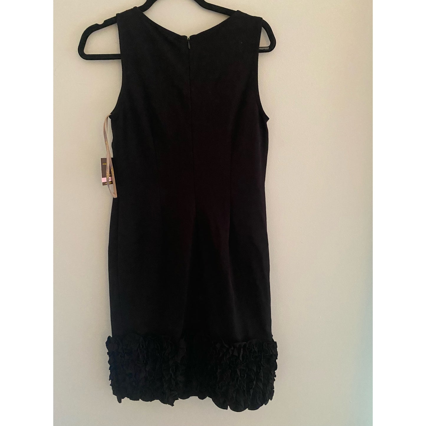 NWT Taylor Black Dress With Ruffled Bottom Size 6