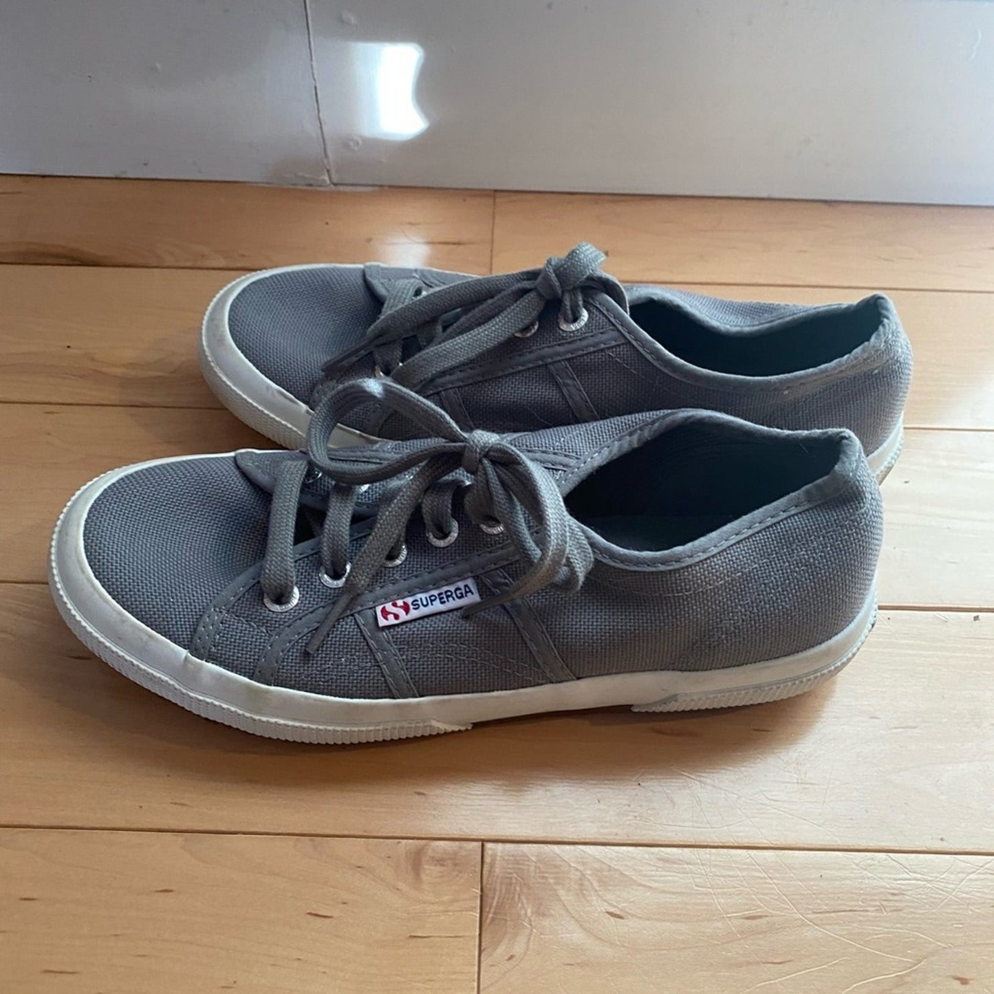 Women’s Superga Sneakers Size 7.5