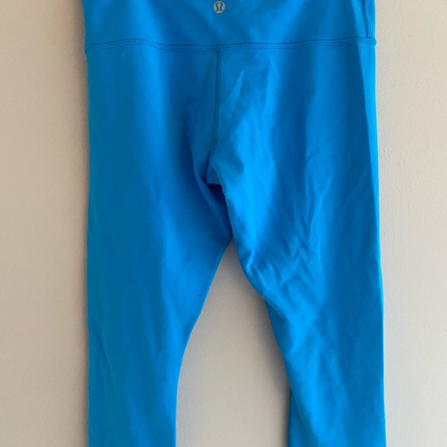 Lululemon Blue Size 6 Capri Leggings Running Yoga Embroidered Heart