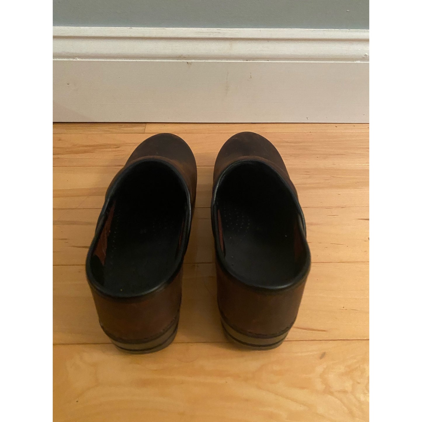 Dansko Professional Brown Clogs Size 39