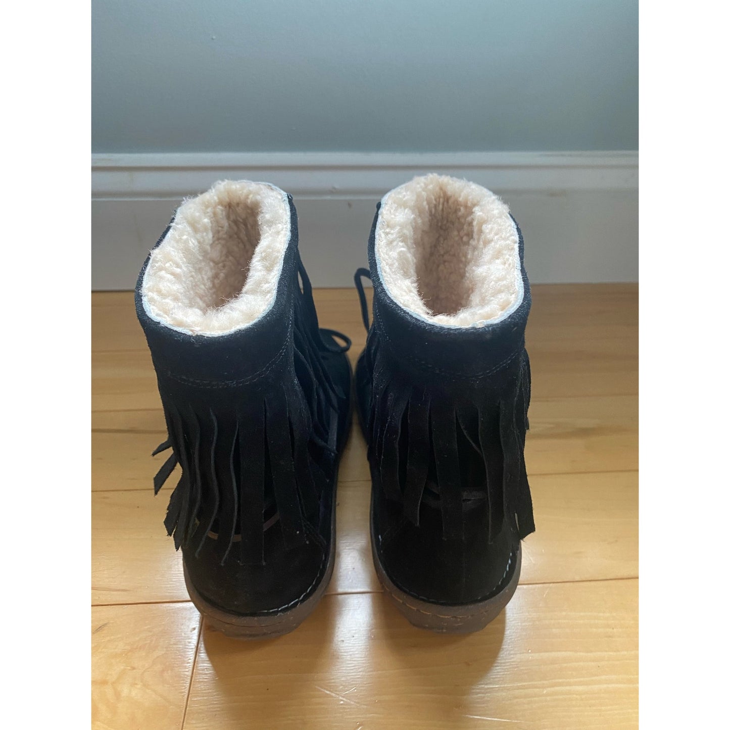 Ugg Gaviota Black Suede Booties Size 7