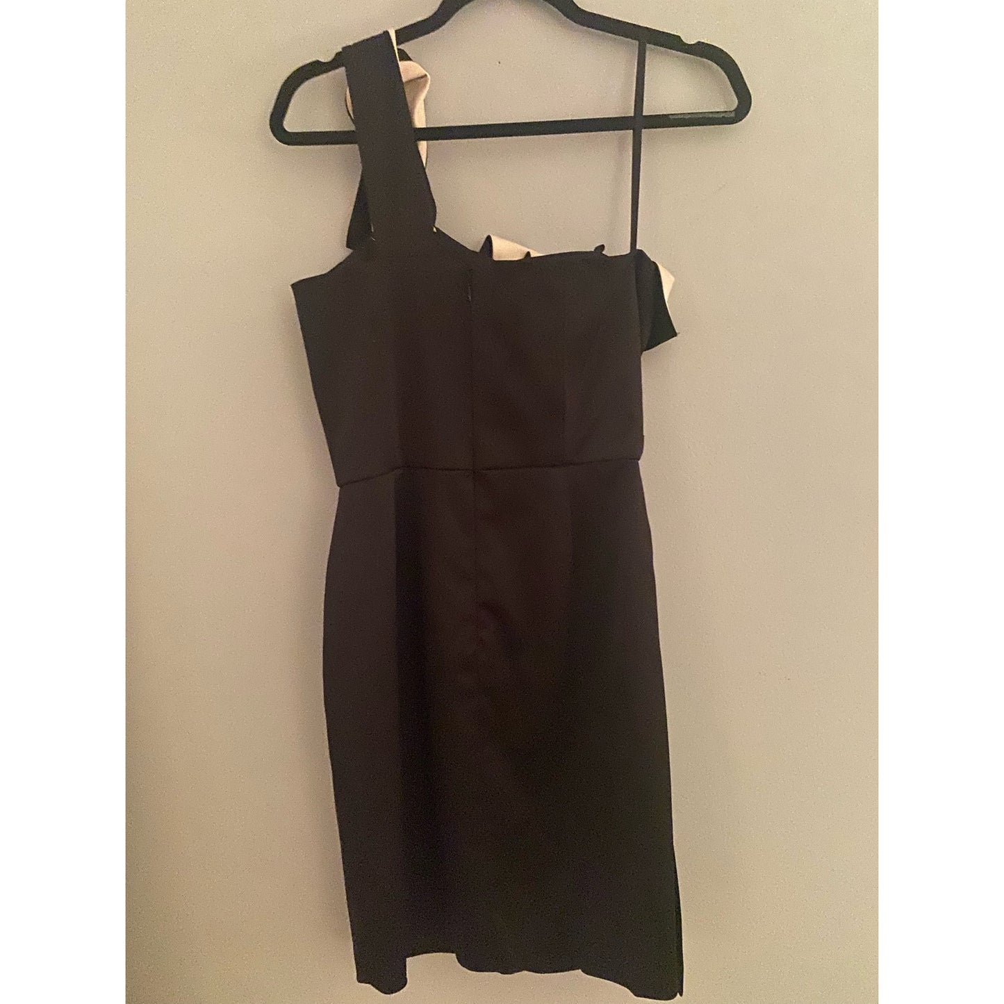 Max and Cleo Black One Shoulder Cocktail Dress Size 6