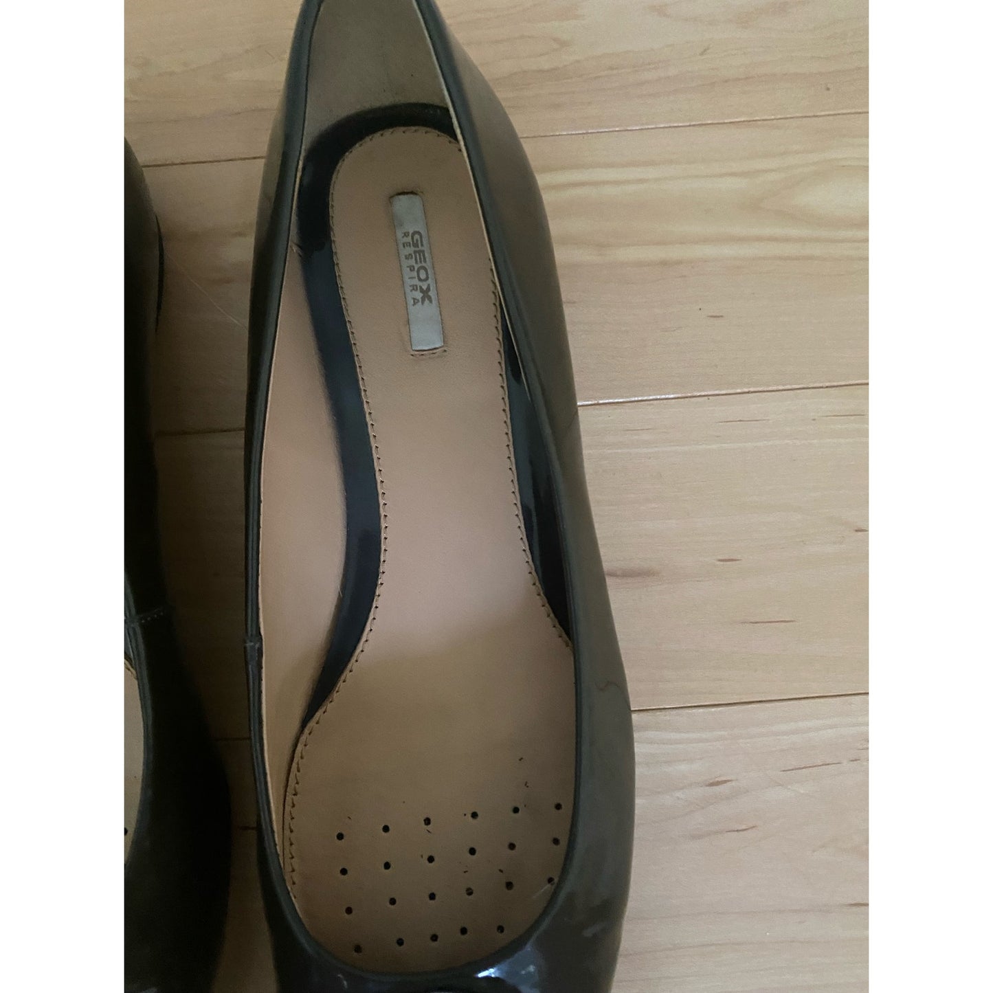 Geox Olive Green Patent Leather Ballet Flats Size 39