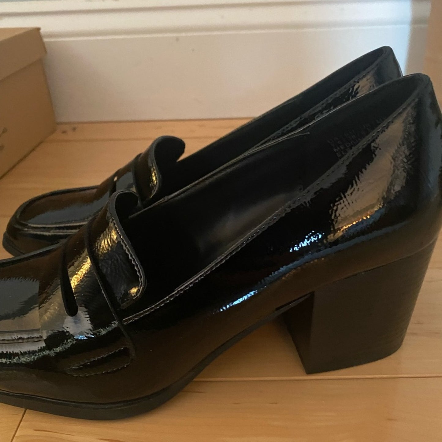 NWOB Kenneth Cole Reaction Women's Elsa Block Heel Pumps Size 7.5