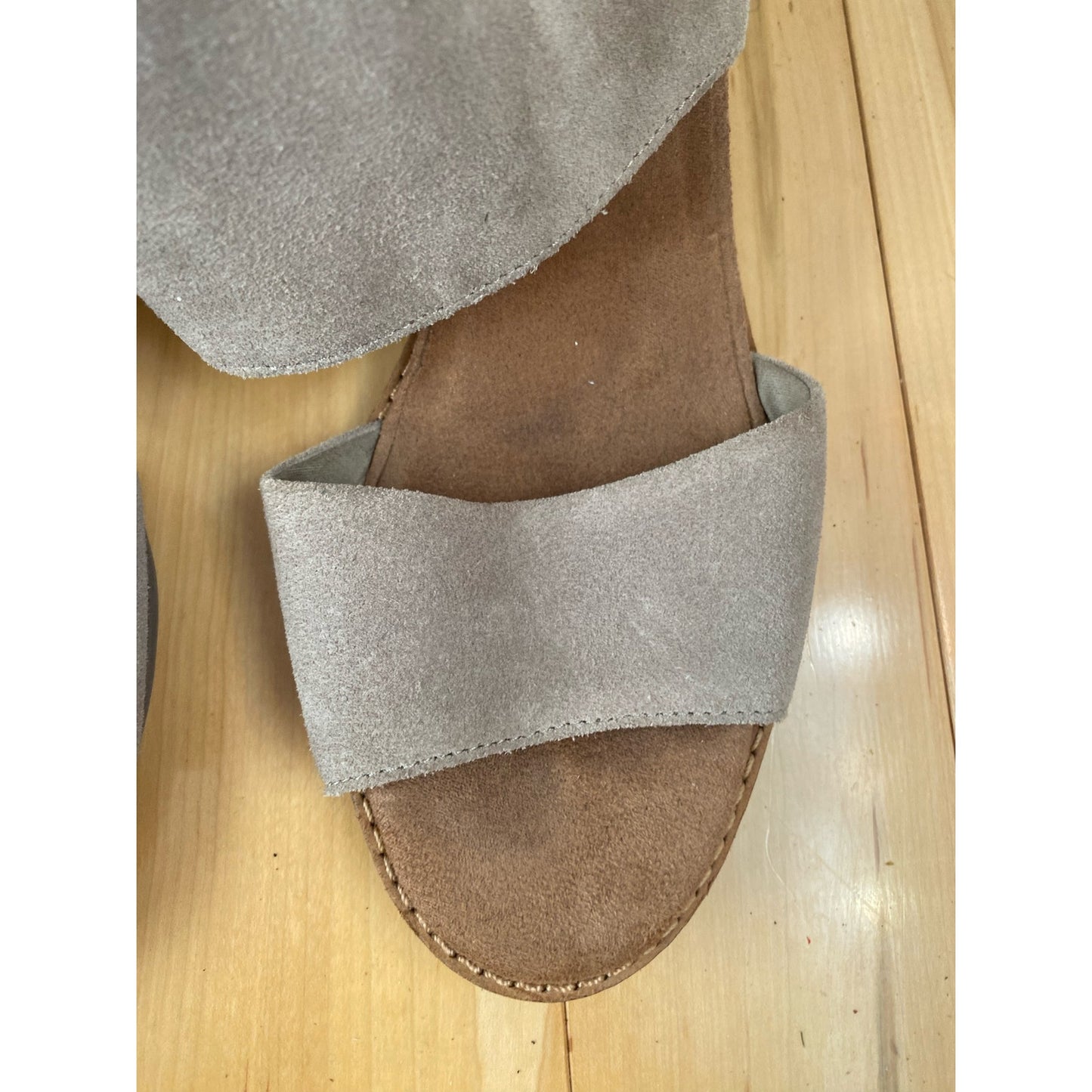 Tom’s Majorca Suede Cutout Sandals Size 9