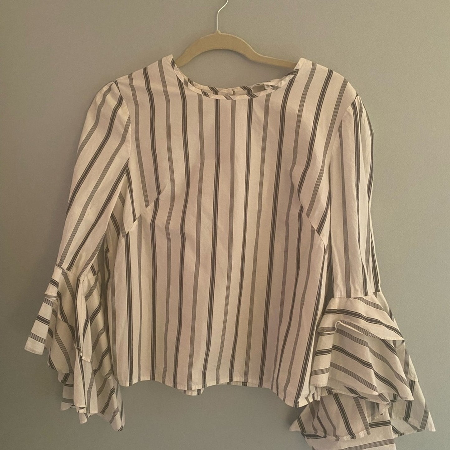 Milly White & Gray Gabby Stripe Long Sleeve Blouse size 10