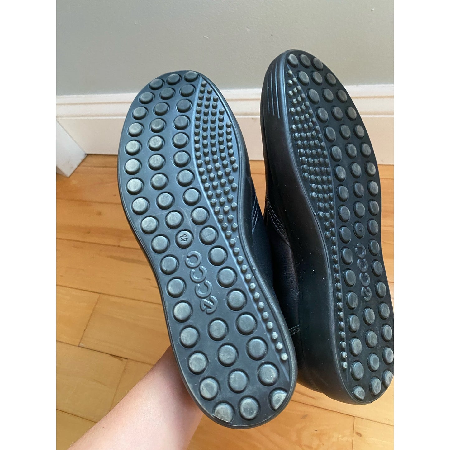 Ecco Black Leather Slip on Shoes Size 9