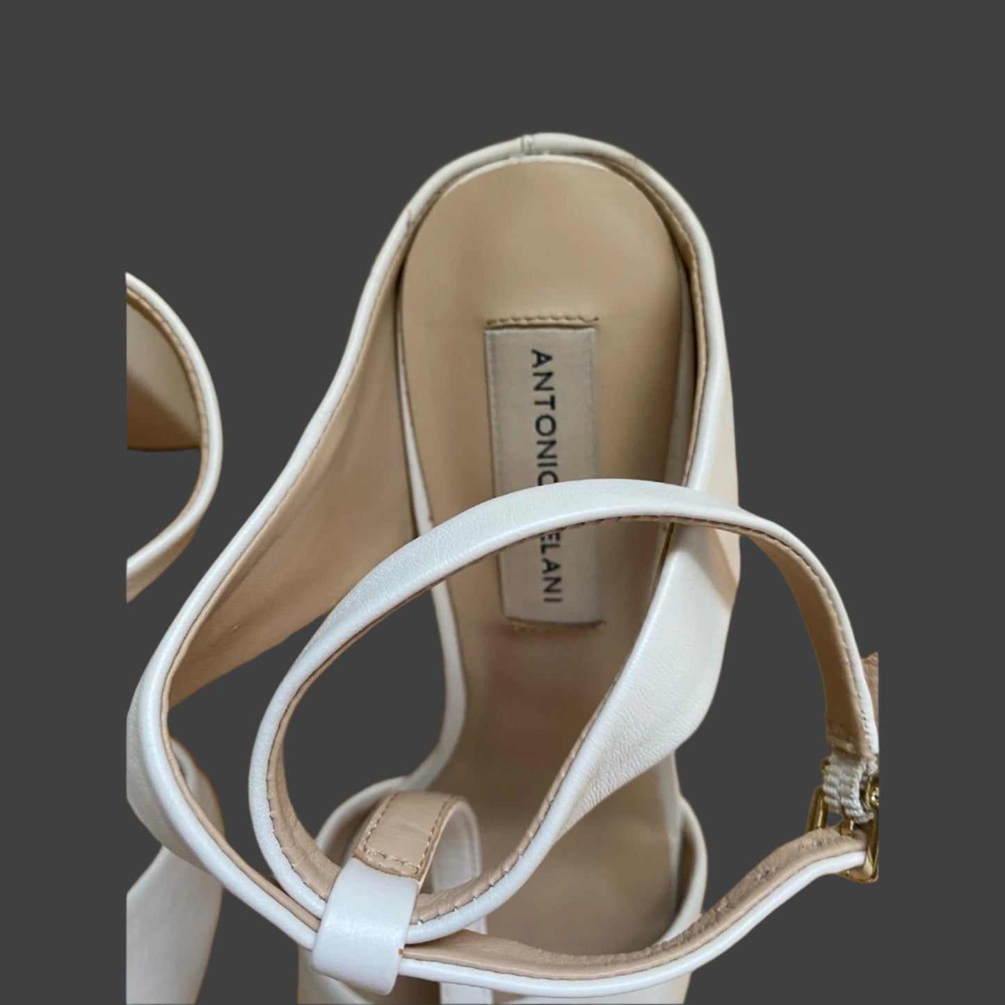 Antonio Melani Ivory Leather Sandals Size 7.5