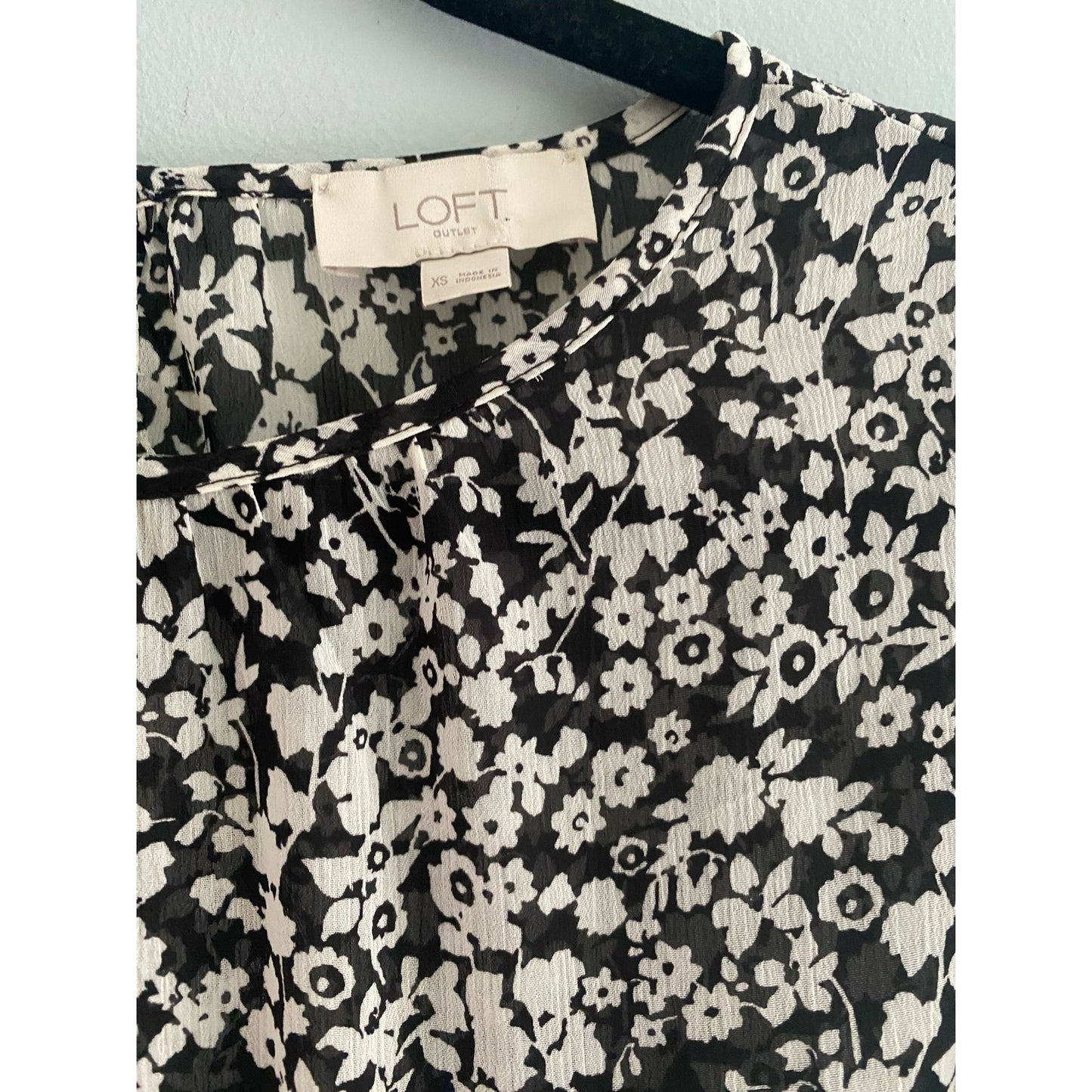 Loft Black and White Floral Blouse Size XS