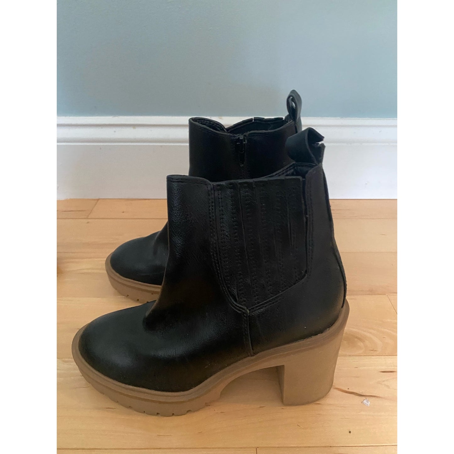 Dolce Vita Caster H2O Booties Size 6.5