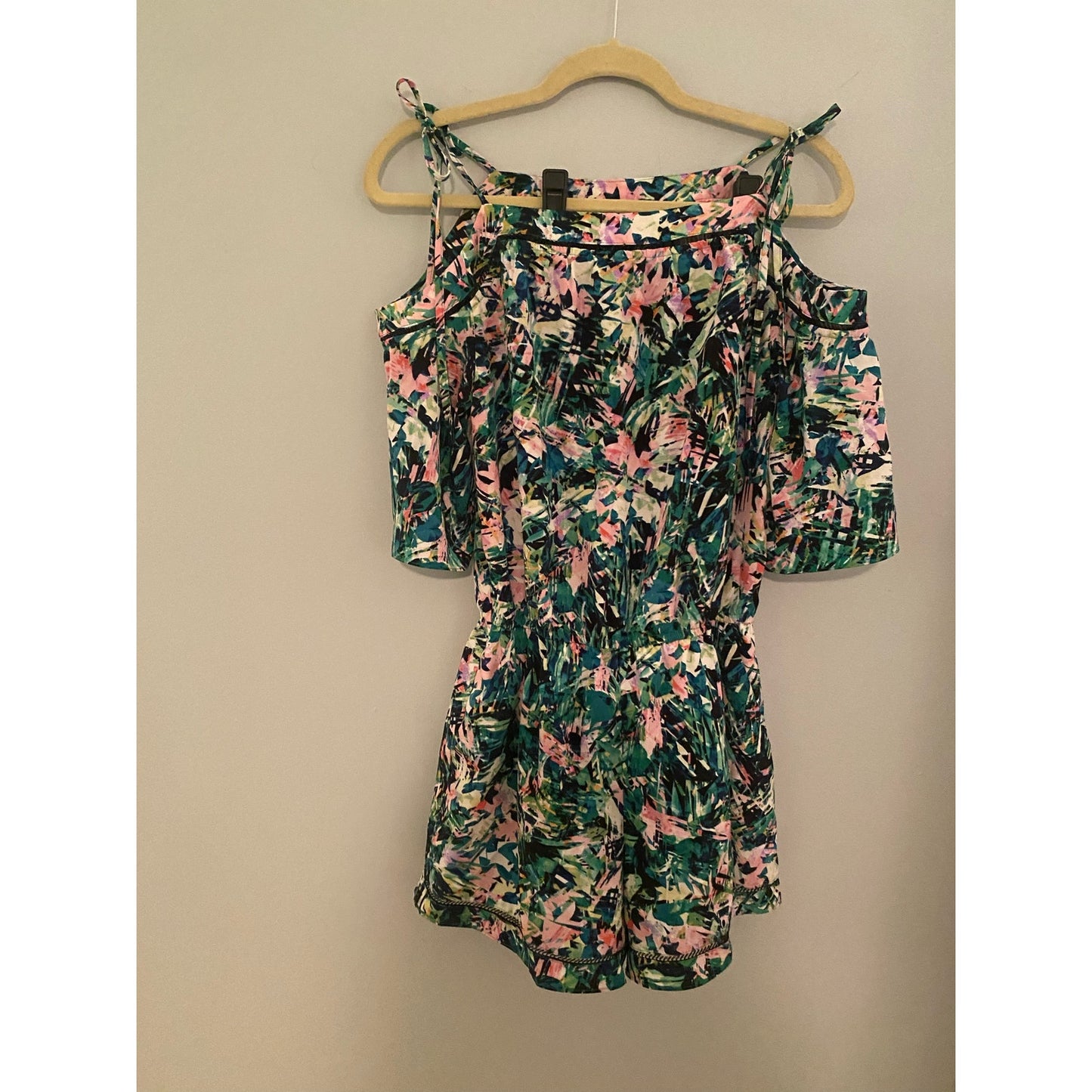 NWOT Clover and Sloane Romper Size S