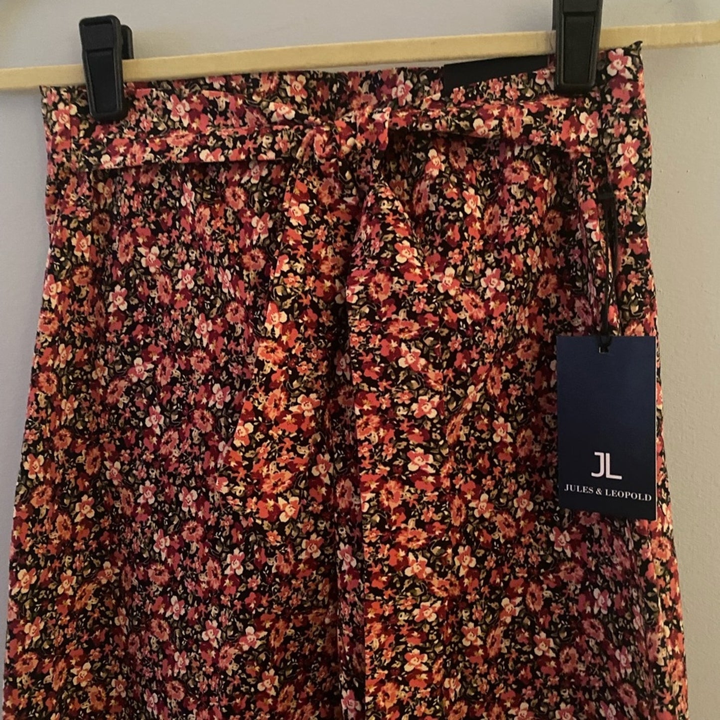 NWT Jules and Leopoldo Floral Pants Size S