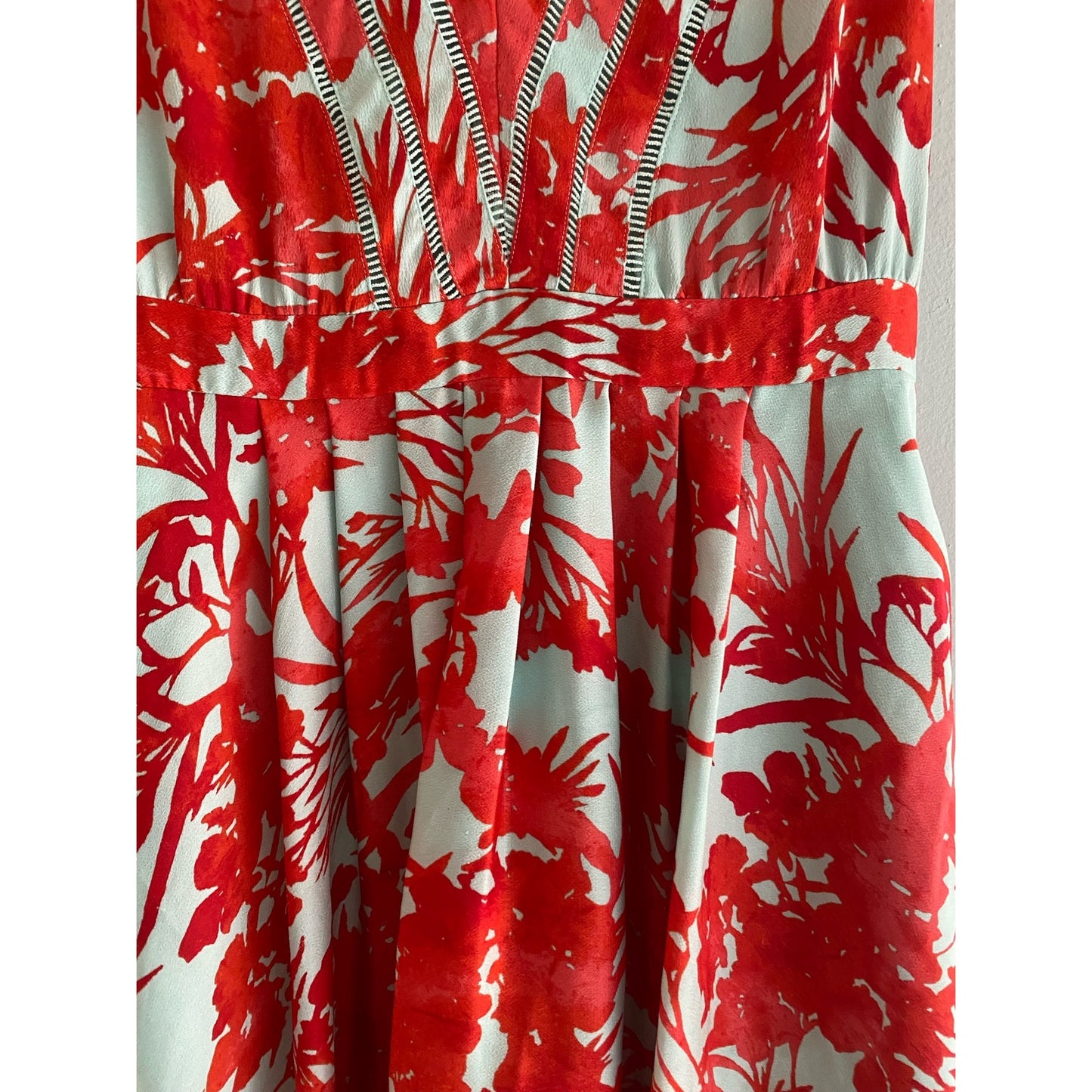 BANANA REPUBLIC Dress Red Floral Print Embroidered Size 2