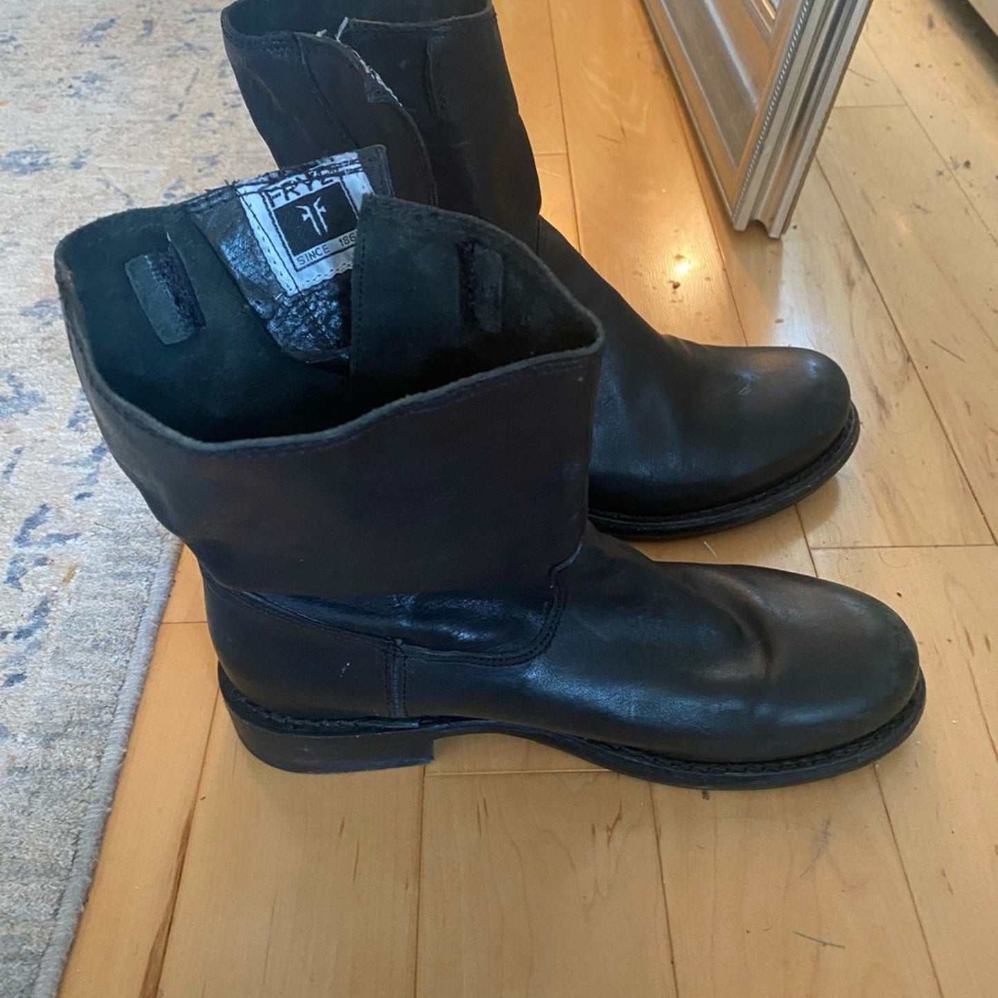 Women’s Frye boots size 7