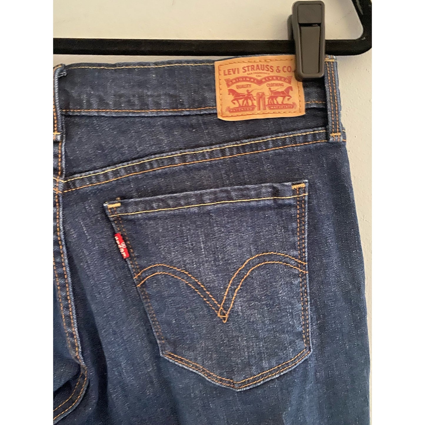 Women’s Levi’s 505 Straight Jeans Size 6