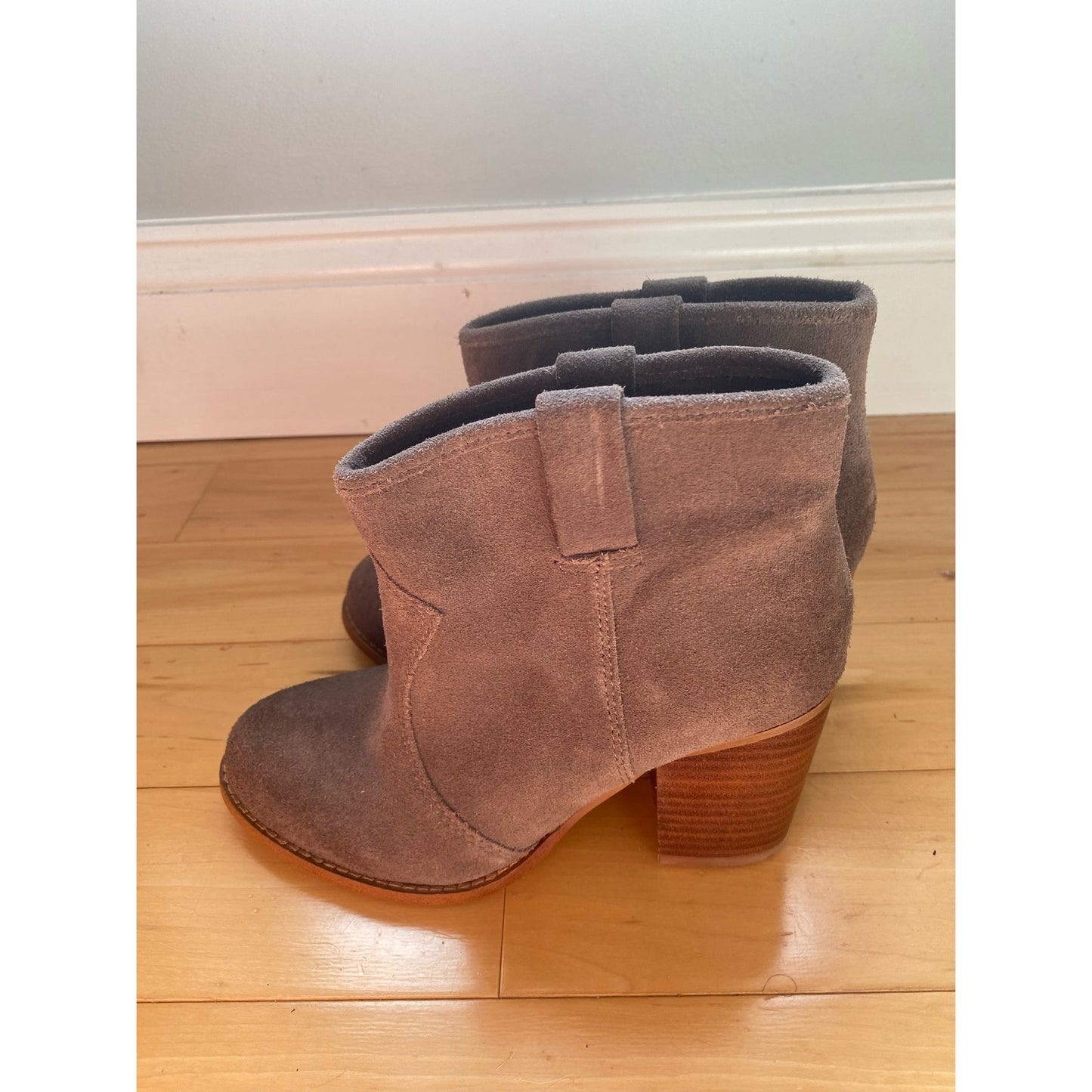 Splendid Lakota Gray Suede Booties Size 6