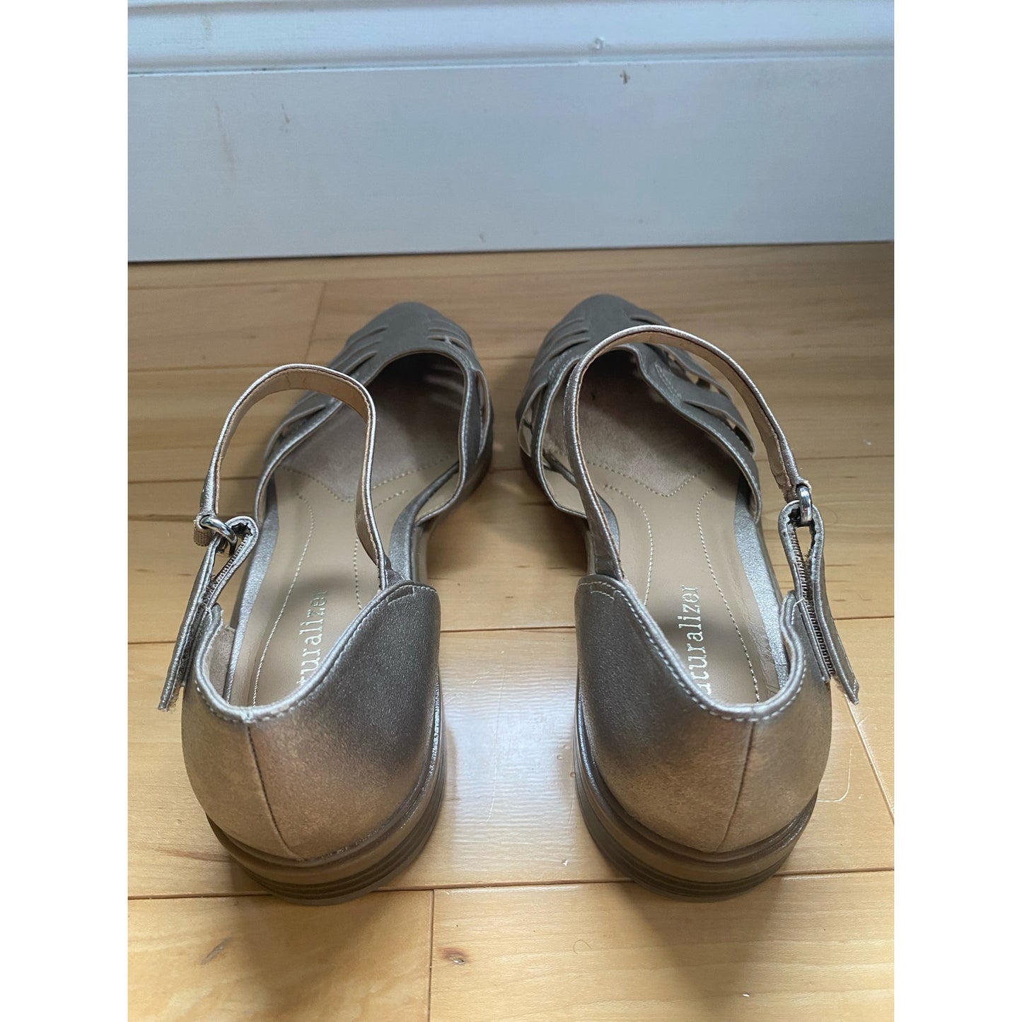 Naturalizer Gold Bethany Sandals Size 7