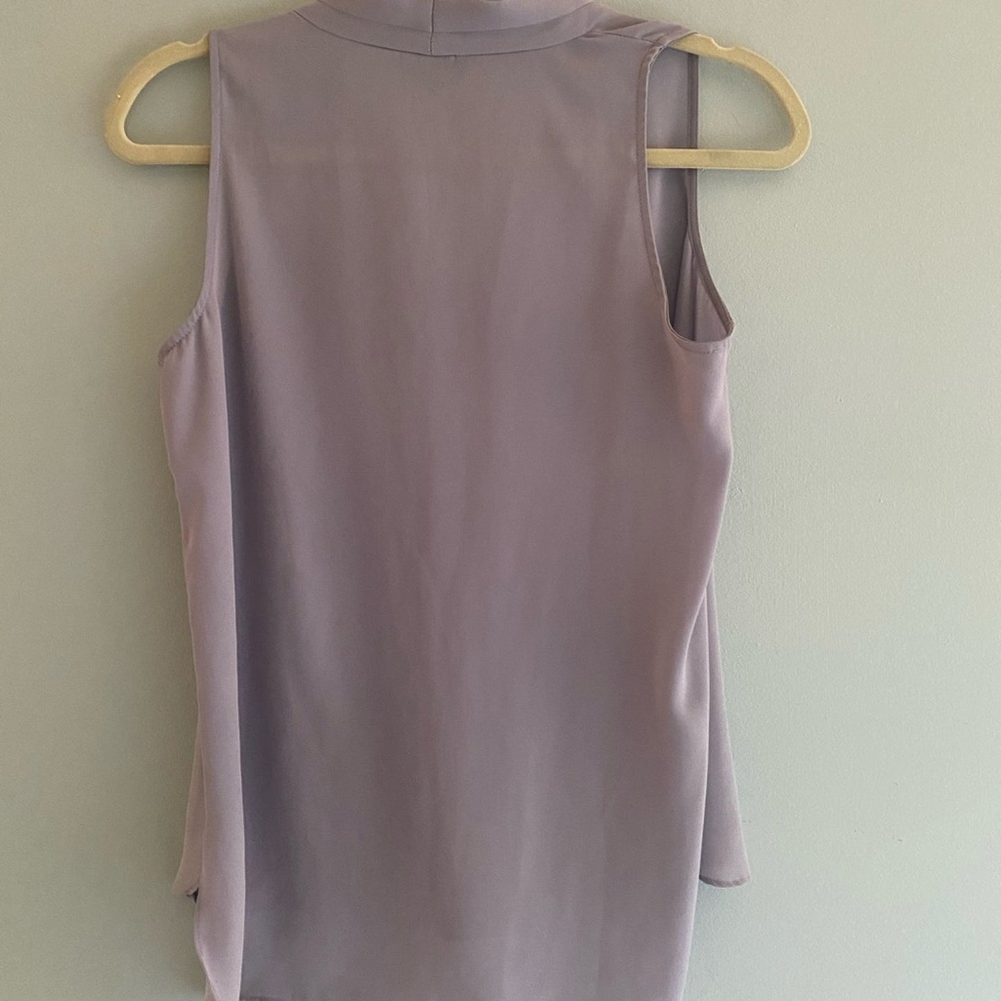 Vince Camuto sleeveless top size xsmall