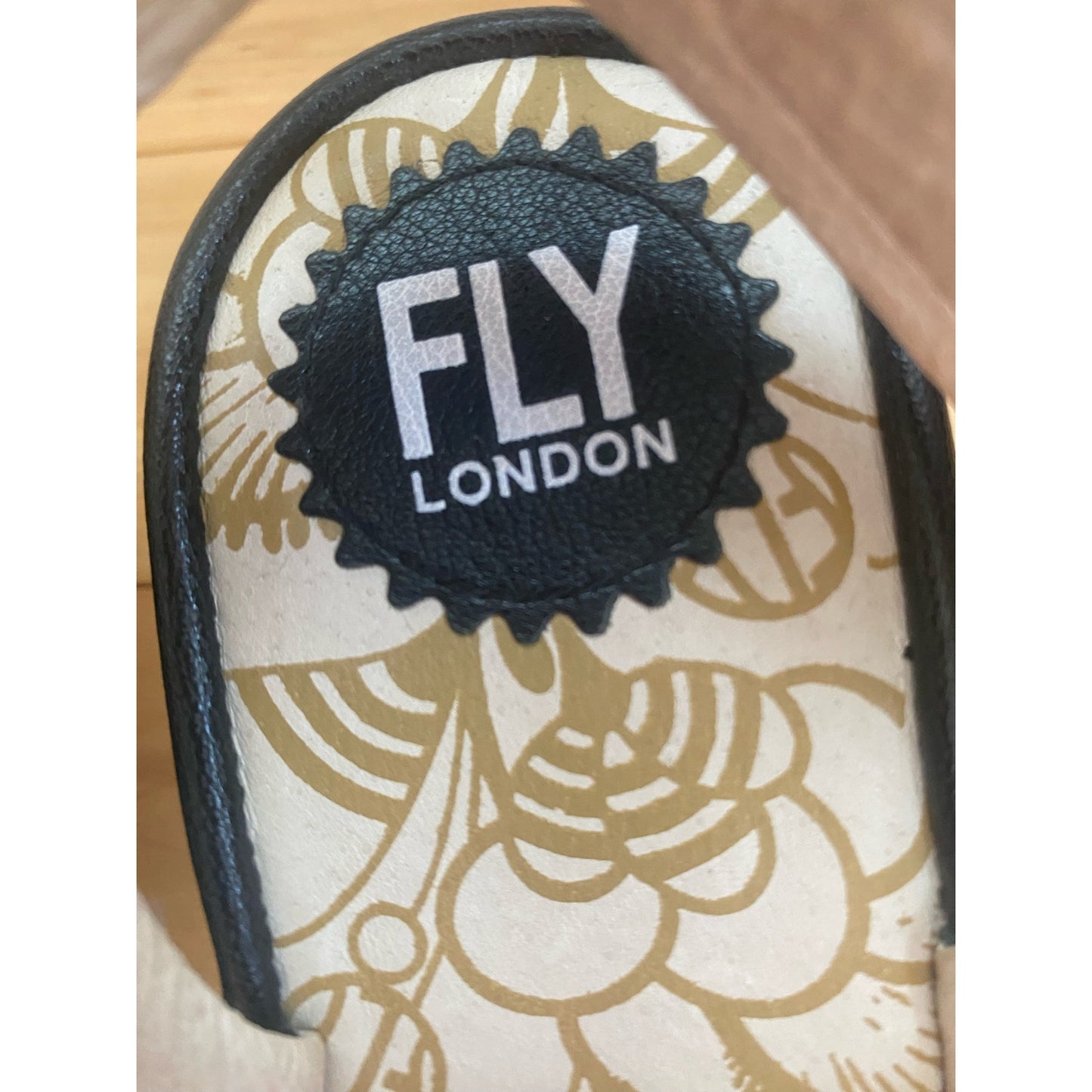 Fly London Yakin black leather wedge sandals - Size 39