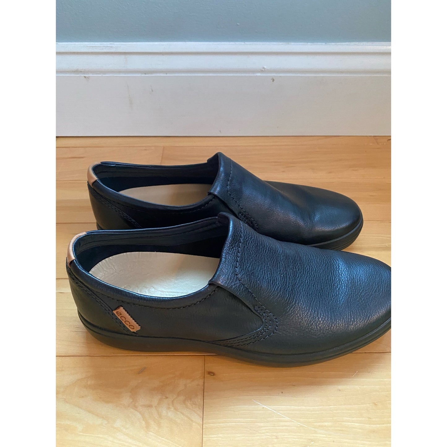 Ecco Black Leather Slip on Shoes Size 9