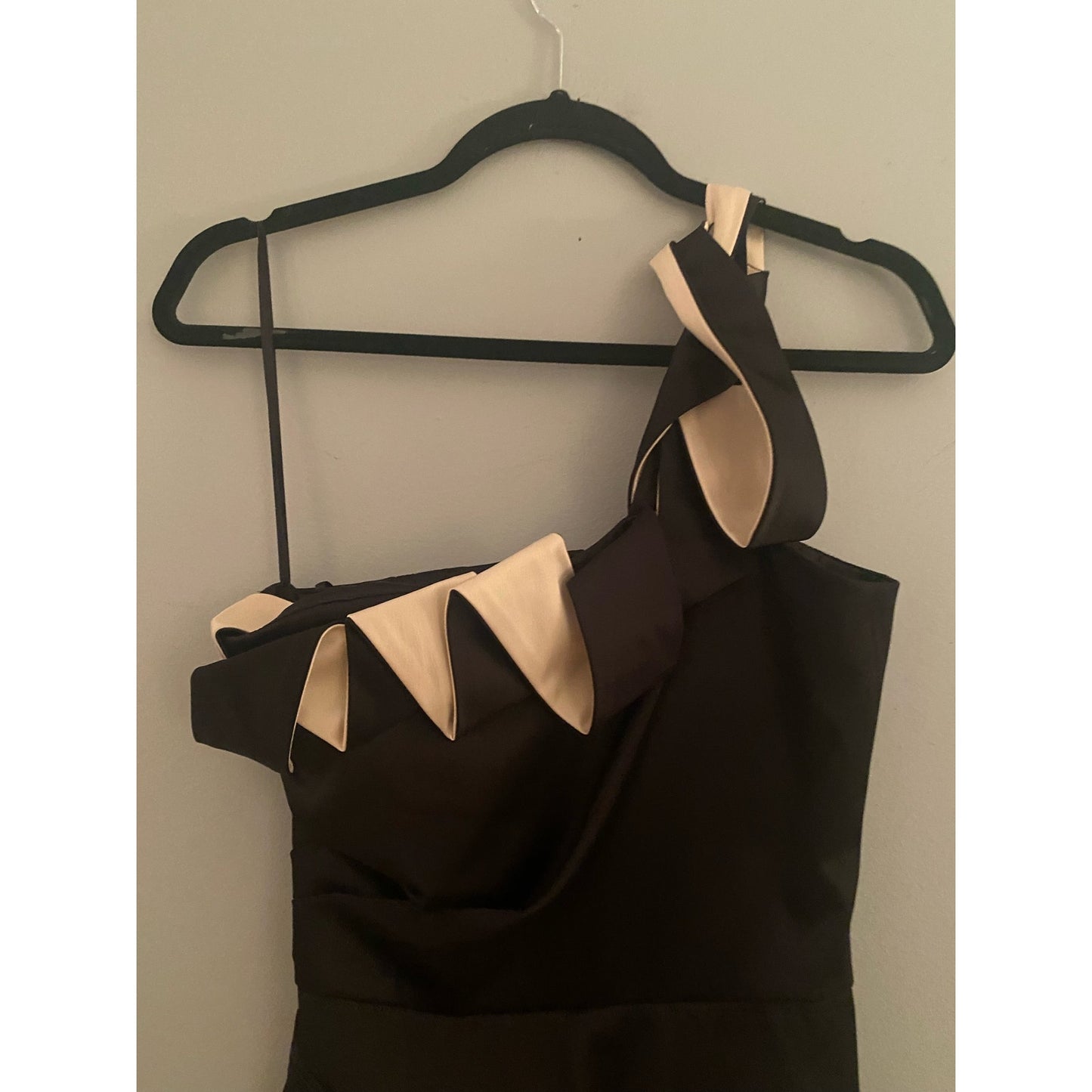 Max and Cleo Black One Shoulder Cocktail Dress Size 6