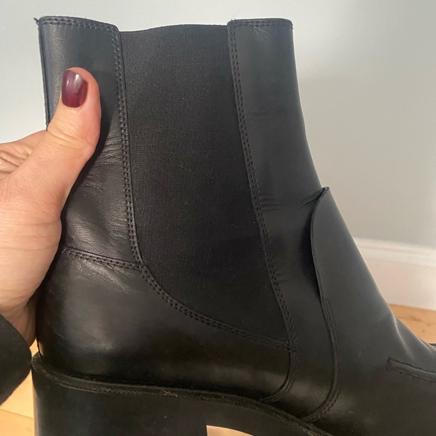 Tod’s Chelsea Boots Size 38